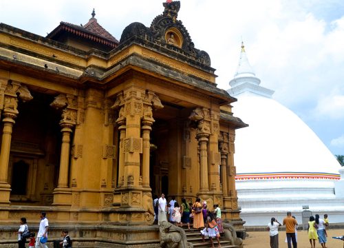 Exploring the Cultural Triangle Without the Crowds: Insider Tips for Sigiriya & Polonnaruwa